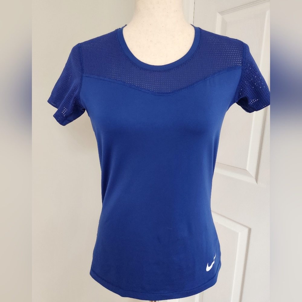 Nike Pro Hyper Cool Dri Fit Workout Tee Mesh Back